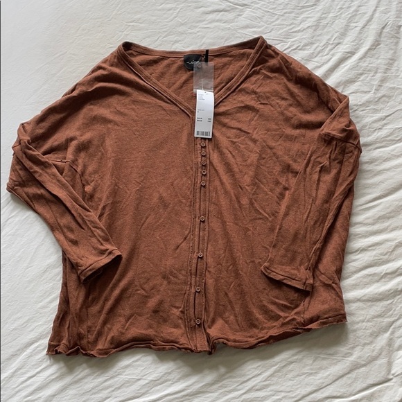 🆕 Out From Under dolman top - Picture 2 of 5